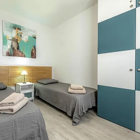 Beautiful 2 Bedroom Vista Del Mar Apartment