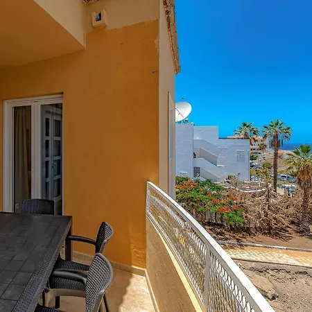 Beautiful 2 Bedroom Vista Del Mar